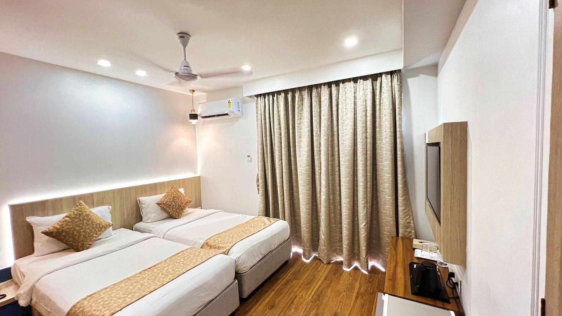 White House By Maxxvalue Service Bandra Apartment Mumbai
