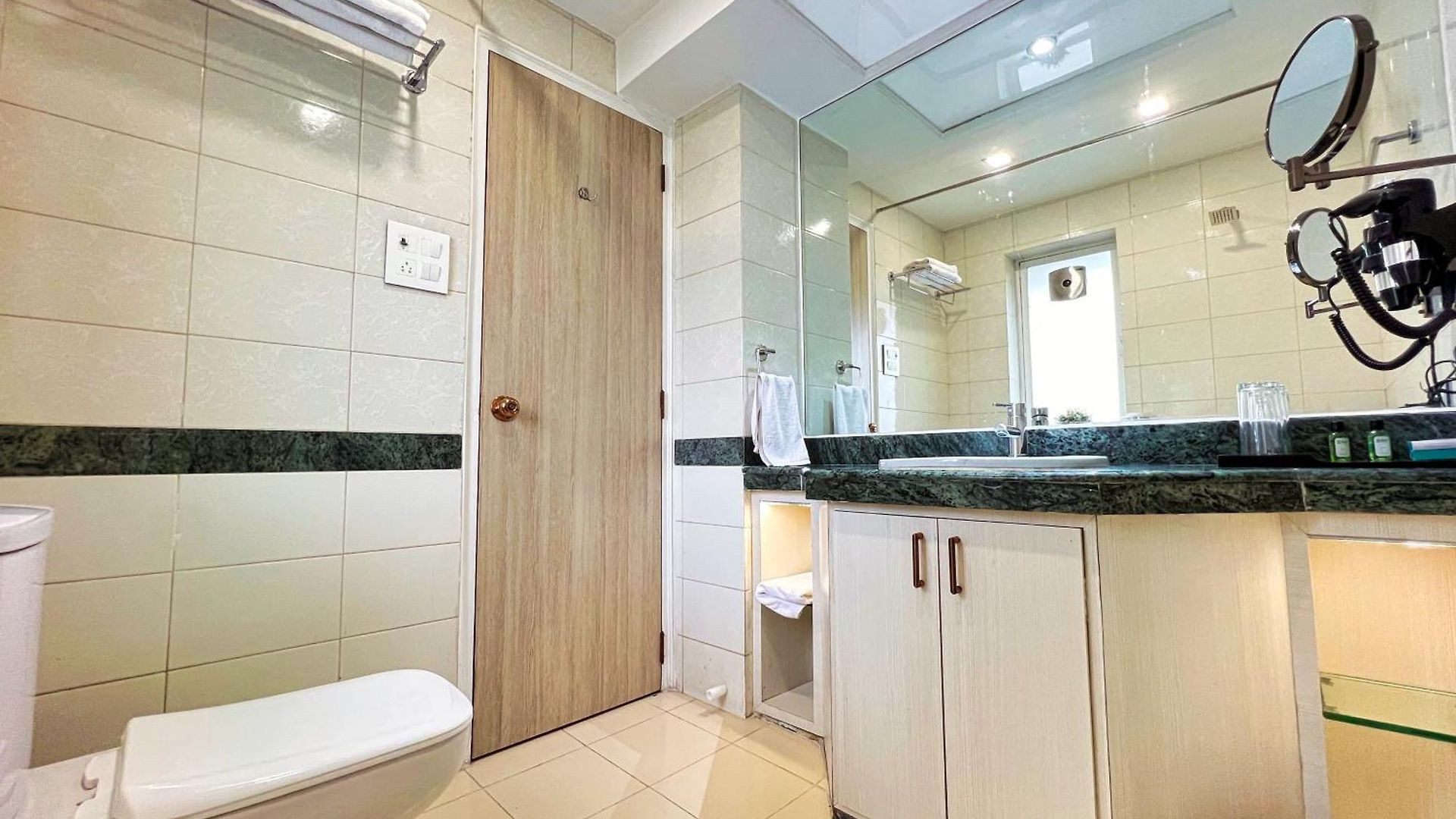 White House By Maxxvalue Service Bandra