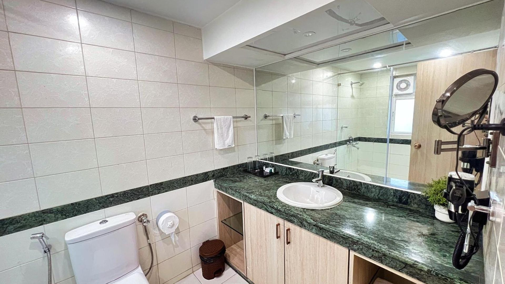 Apartment White House By Maxxvalue Service Bandra *