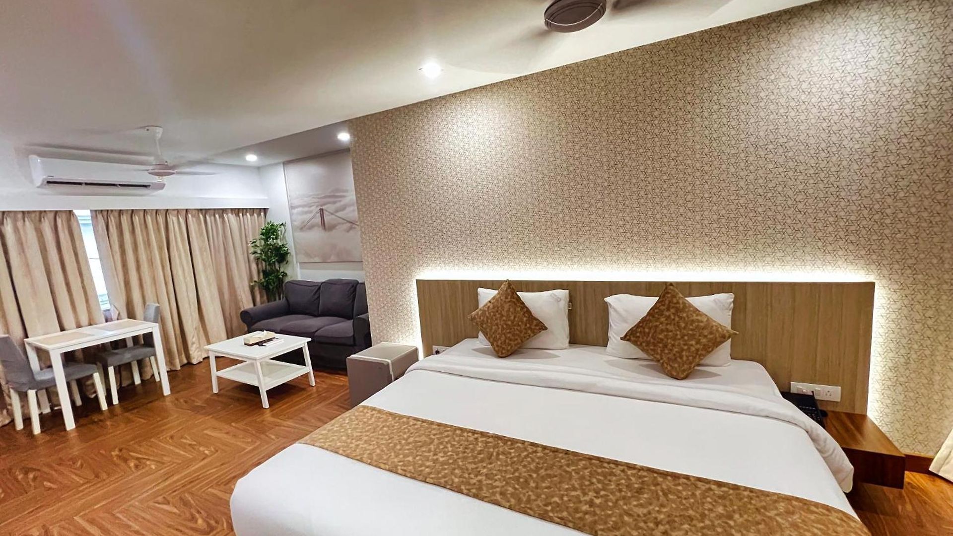 White House By Maxxvalue Service Bandra * Mumbai