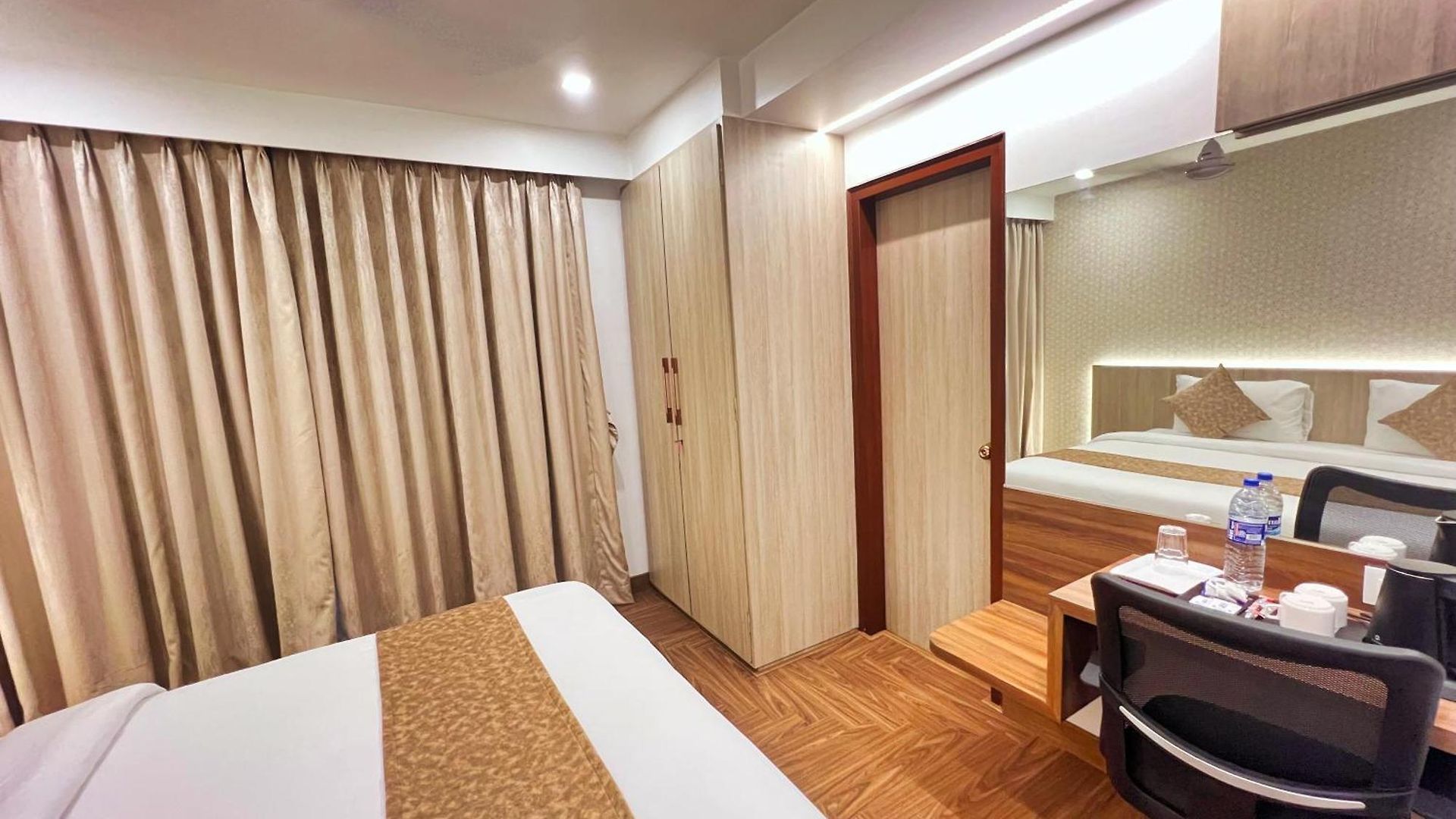 Apartment White House By Maxxvalue Service Bandra
