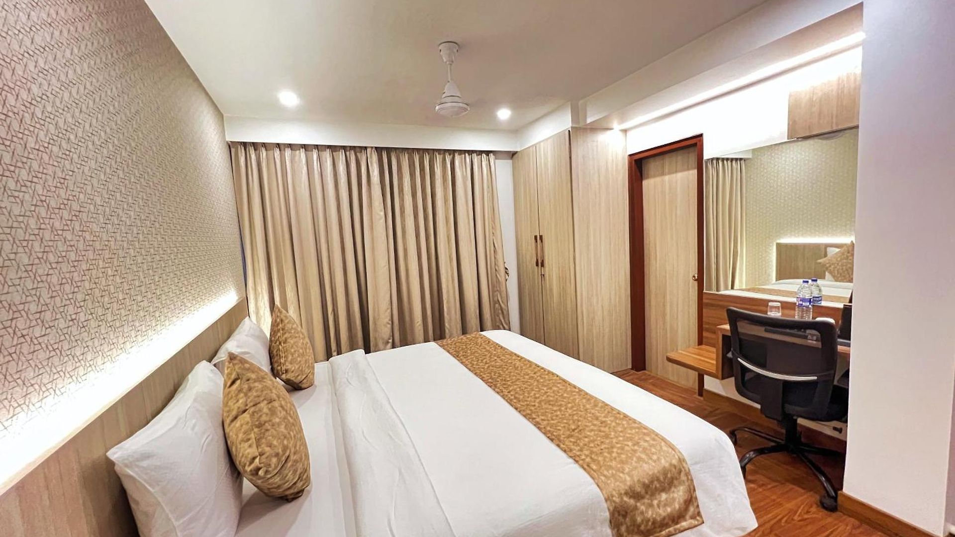 White House By Maxxvalue Service Bandra