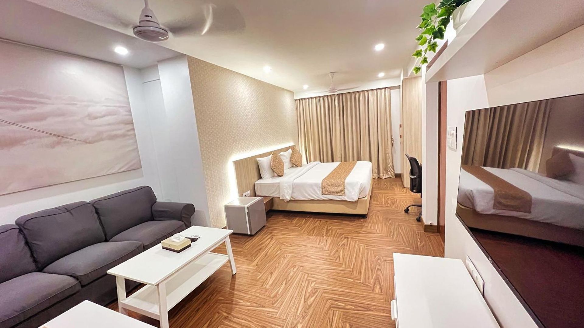 White House By Maxxvalue Service Bandra * Mumbai