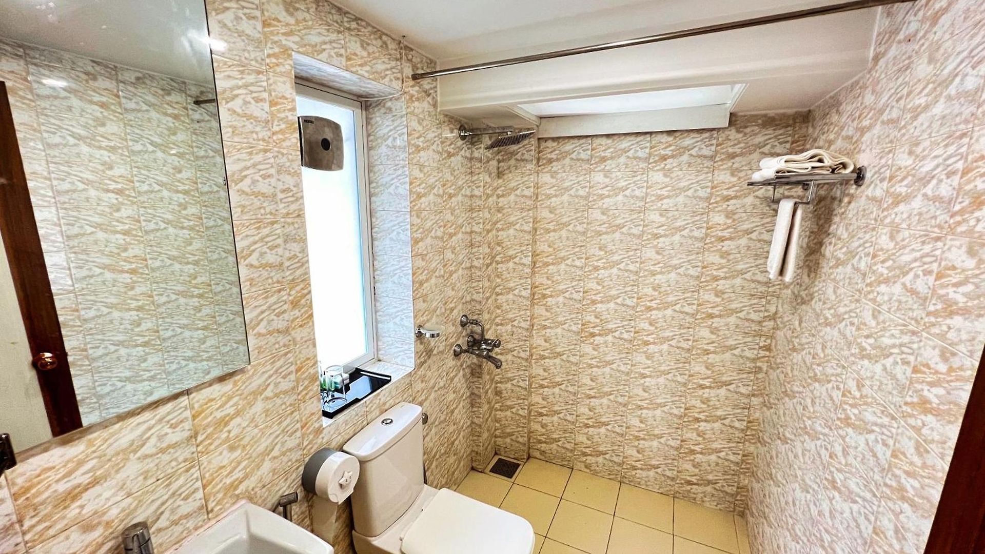 White House By Maxxvalue Service Bandra Mumbai