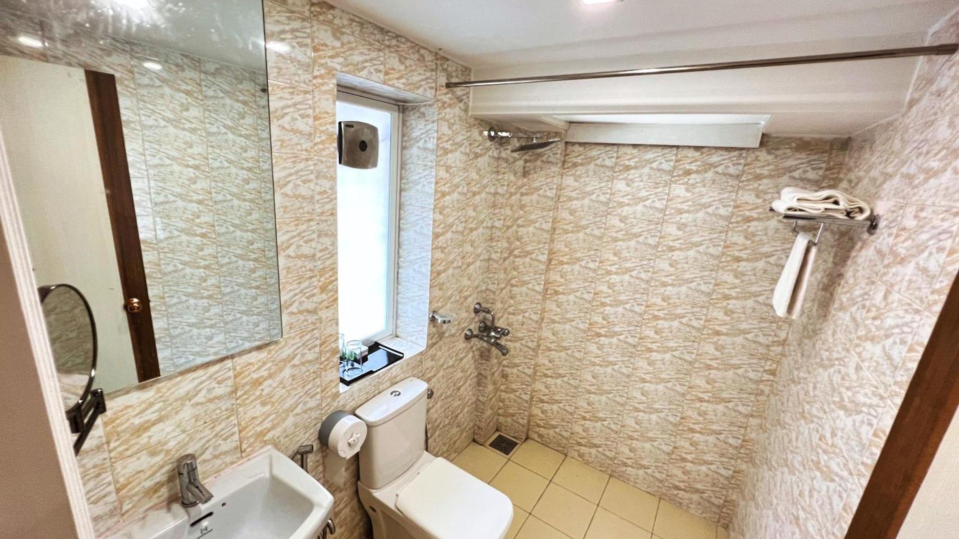 White House By Maxxvalue Service Bandra Mumbai