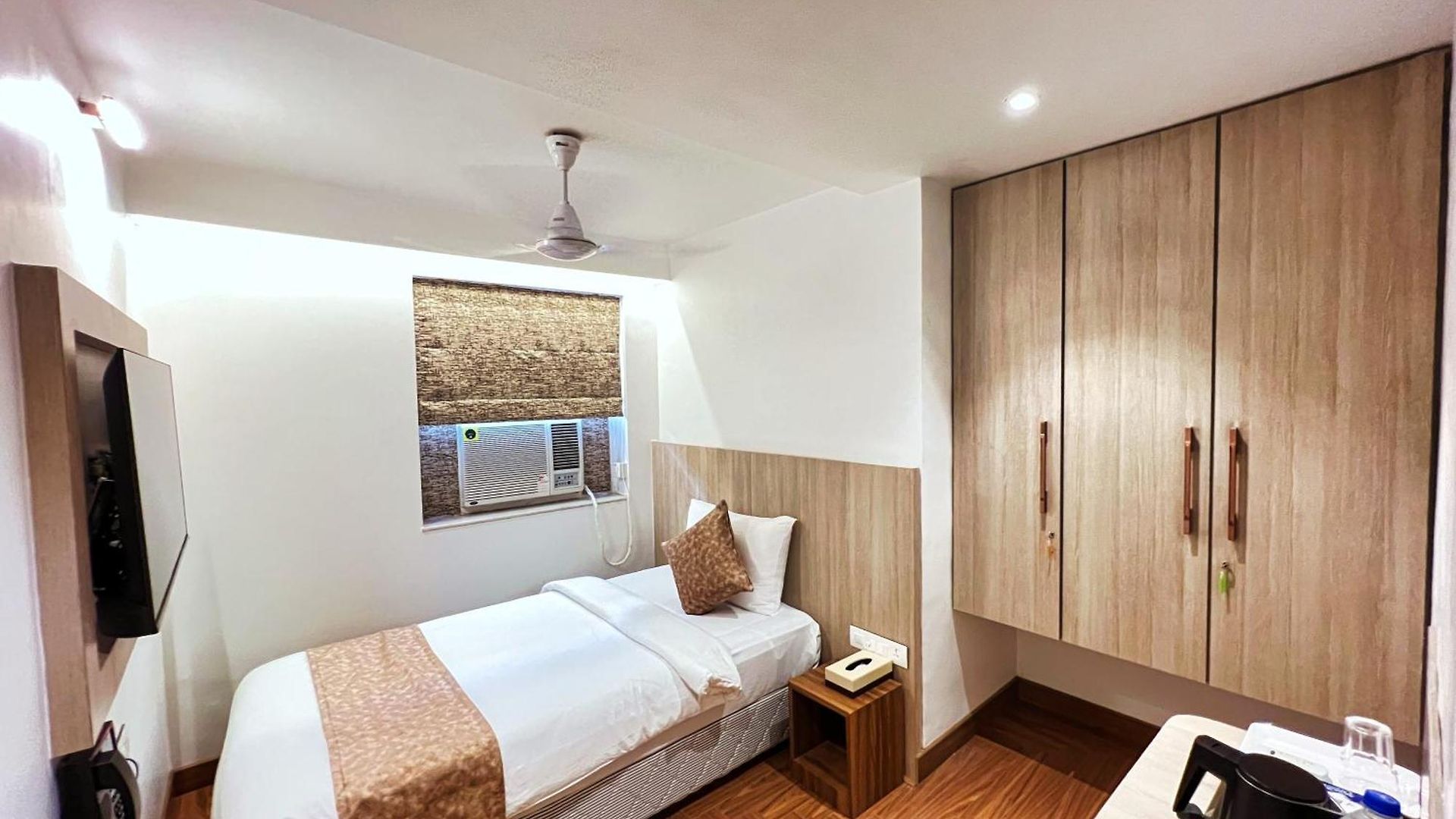 Apartment White House By Maxxvalue Service Bandra