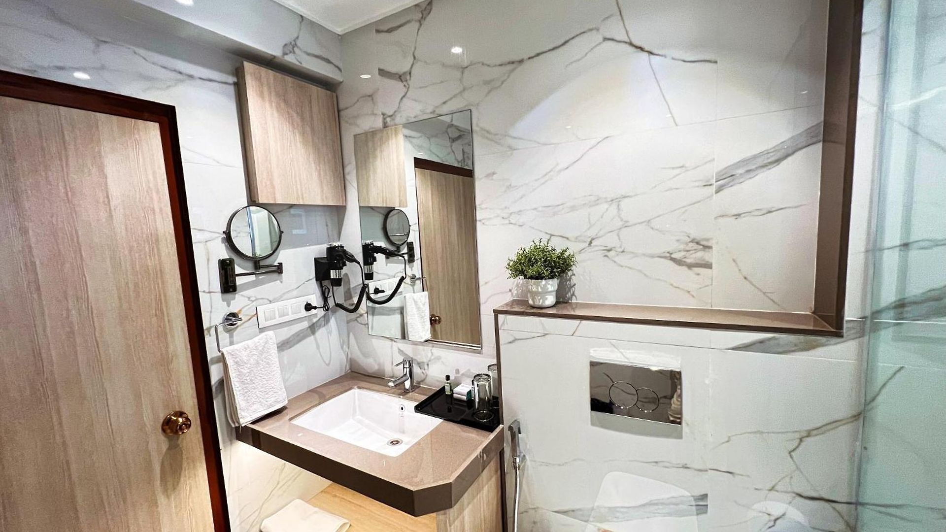 Apartment White House By Maxxvalue Service Bandra *