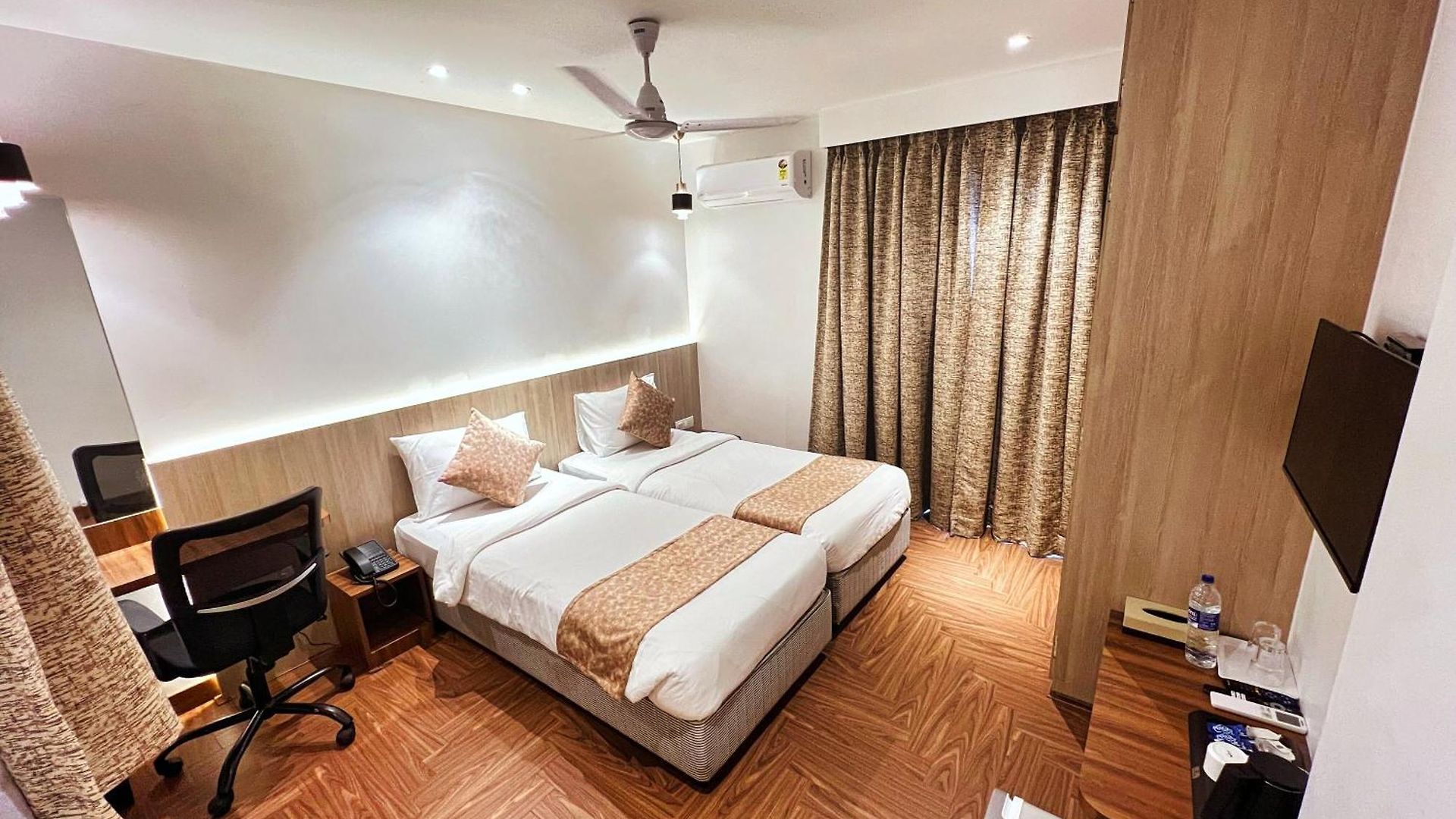 White House By Maxxvalue Service Bandra *