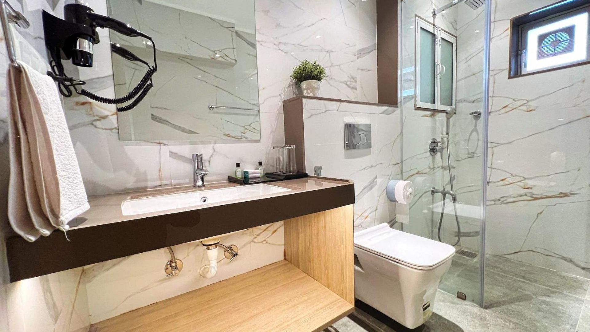 Apartment White House By Maxxvalue Service Bandra Mumbai