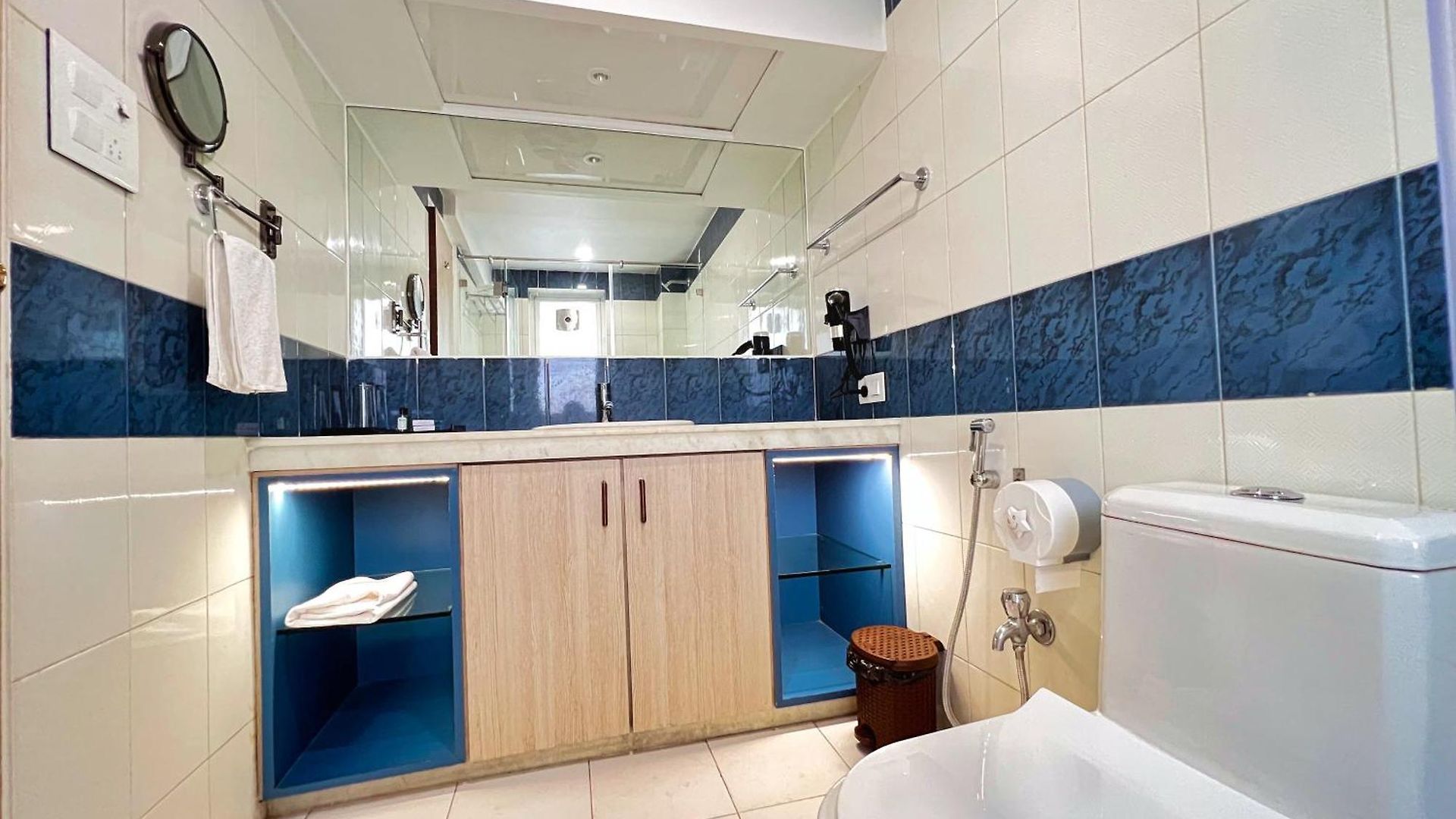 Apartment White House By Maxxvalue Service Bandra Mumbai