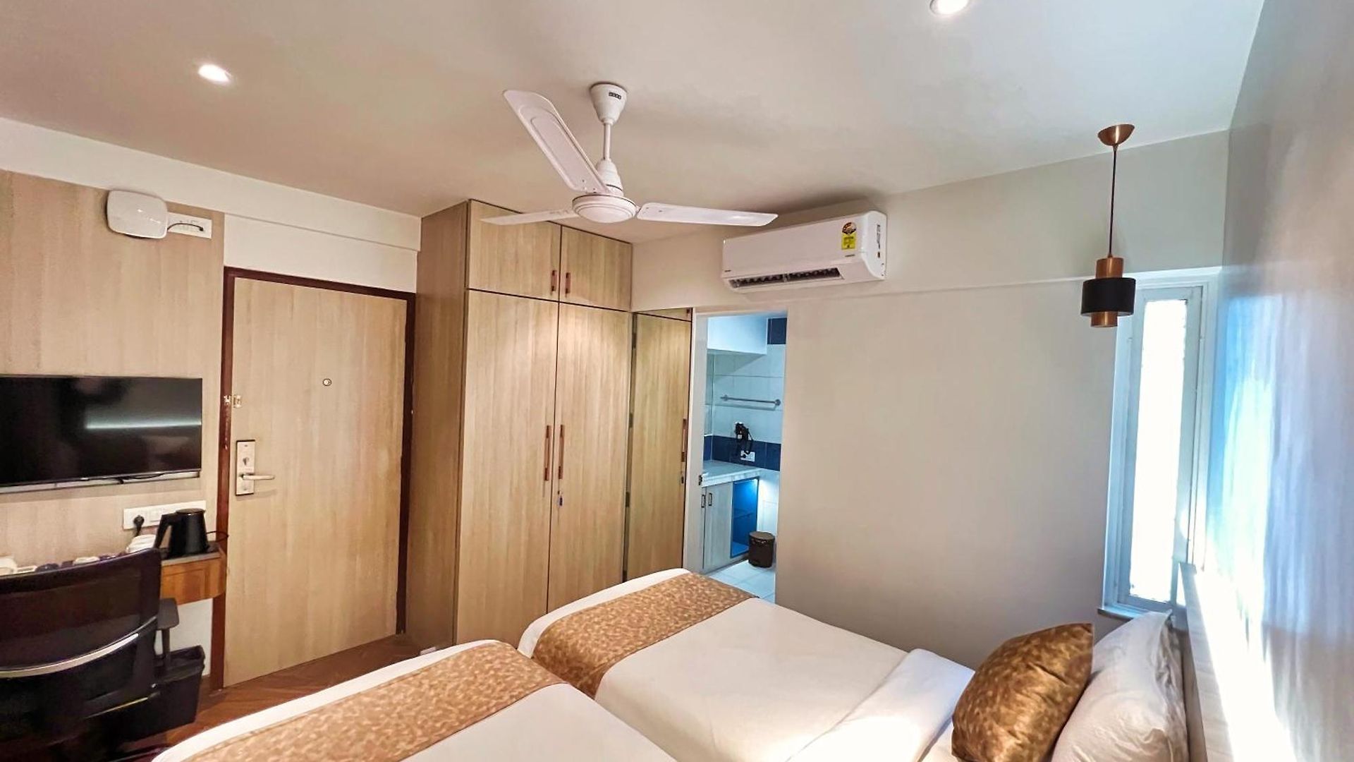 White House By Maxxvalue Service Bandra *