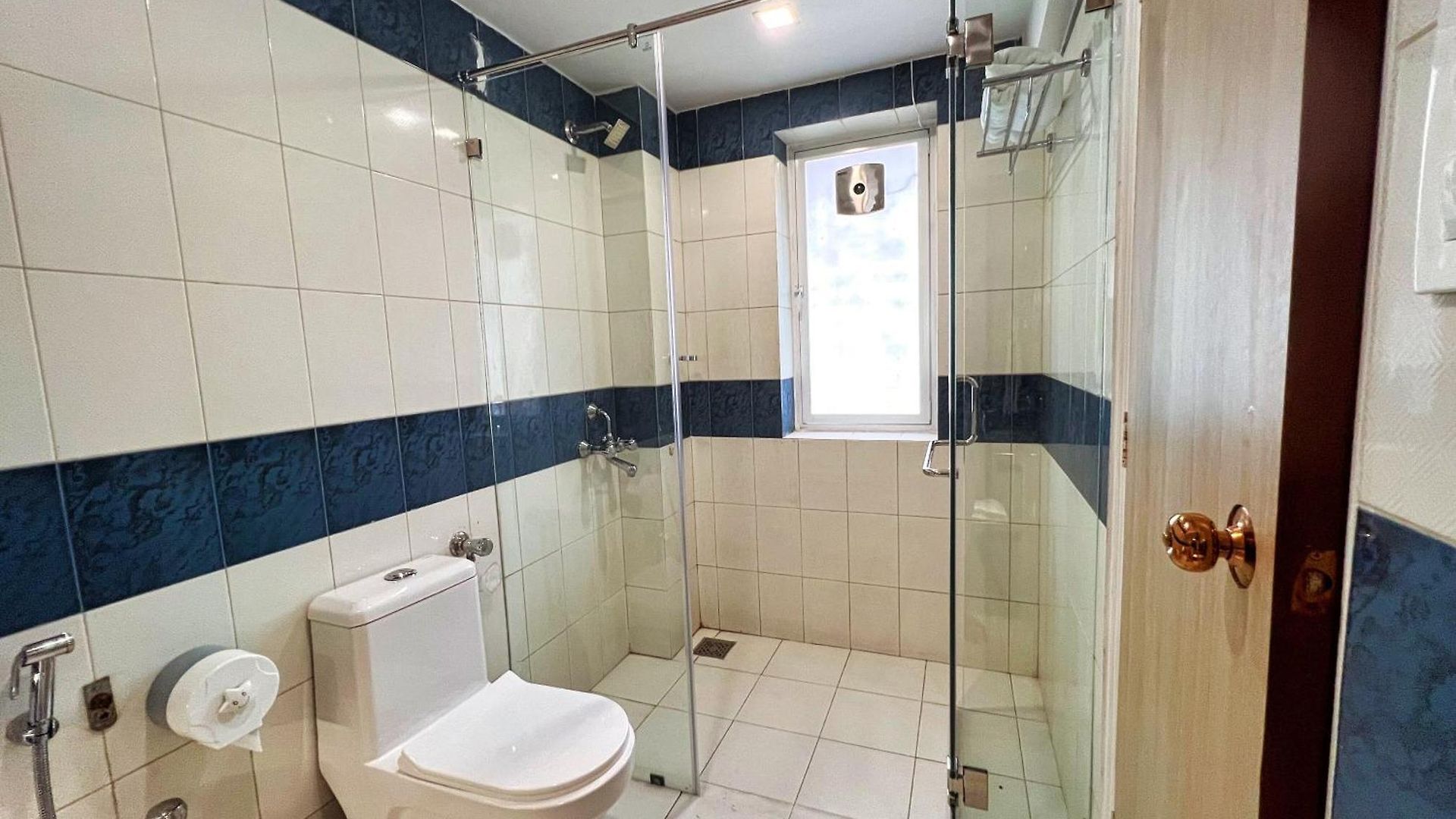 White House By Maxxvalue Service Bandra * Mumbai