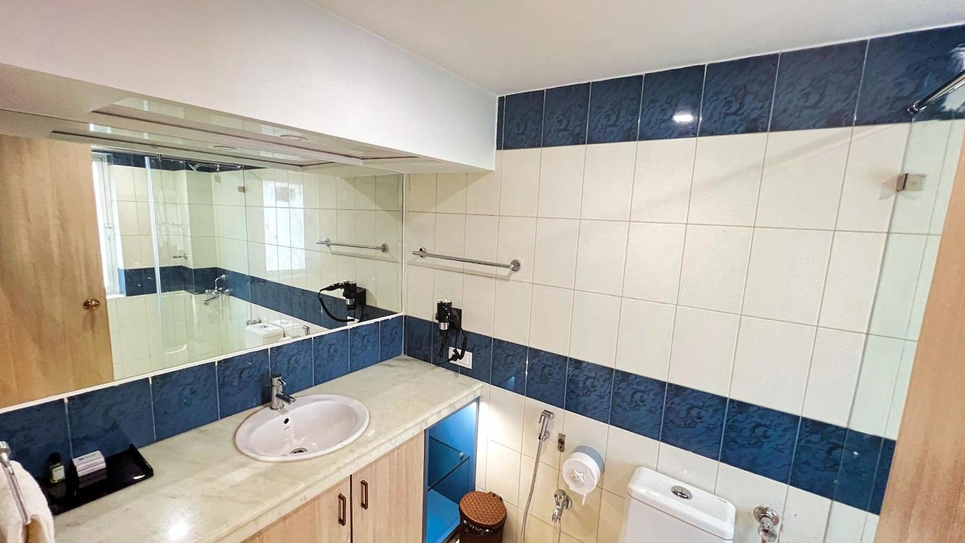 Apartment White House By Maxxvalue Service Bandra