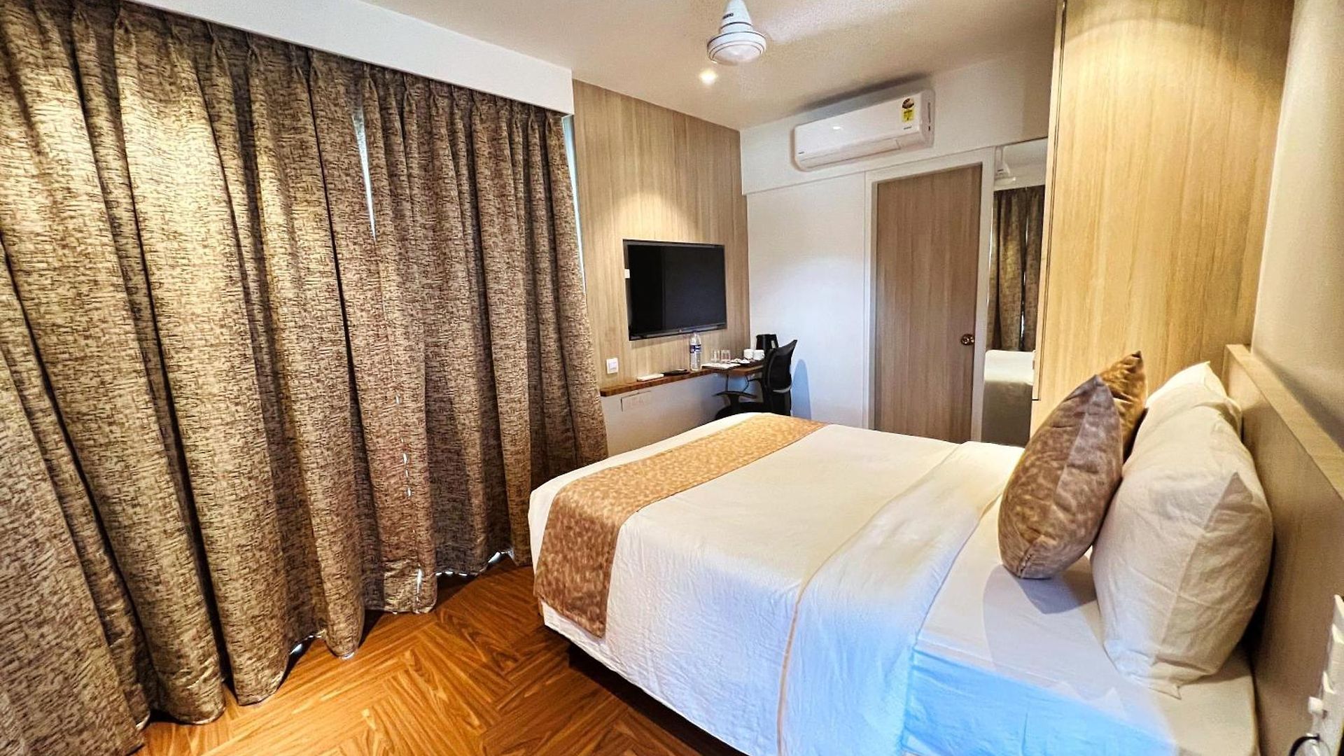White House By Maxxvalue Service Bandra Mumbai