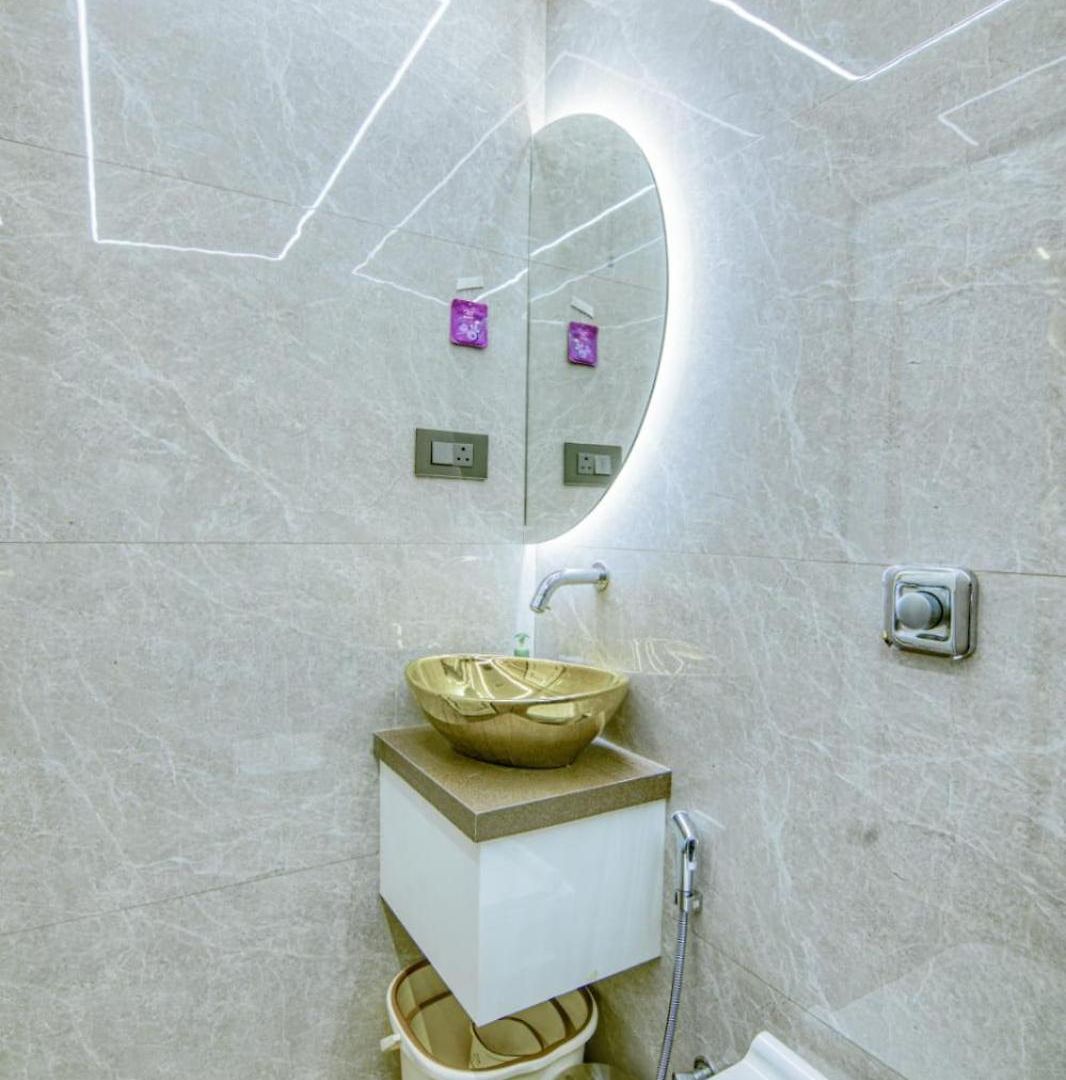 Hotel La Metro Near Bkc 3*