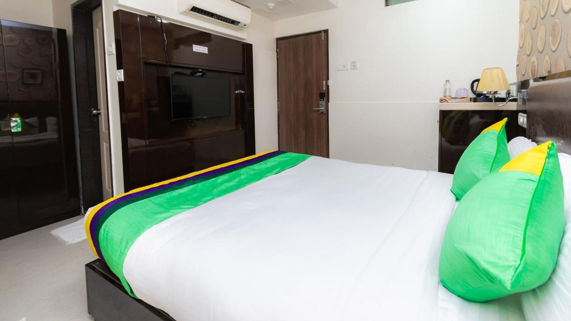 Treebo Laaiba Residency Hotel