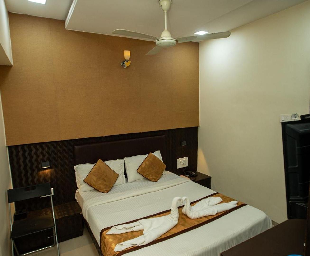 J D Residency Hotel 3*