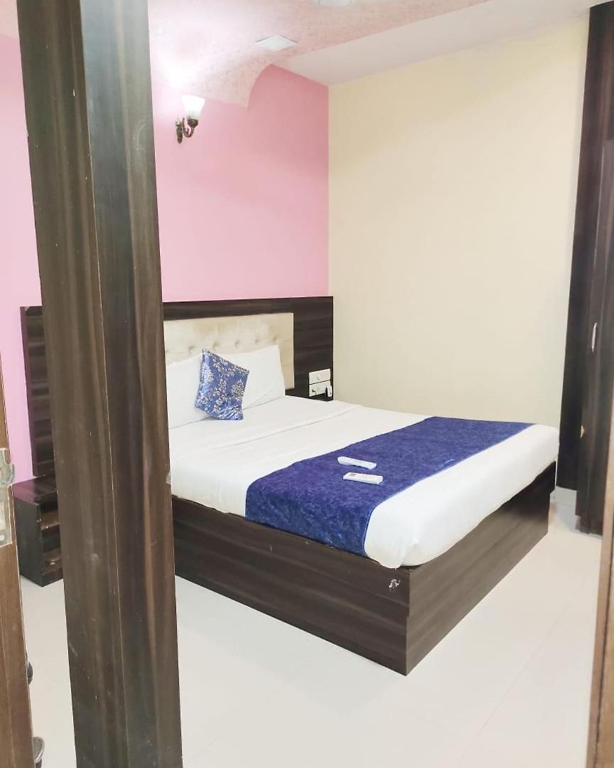 Hotel Golden Galaxy - Santacruz East Mumbai