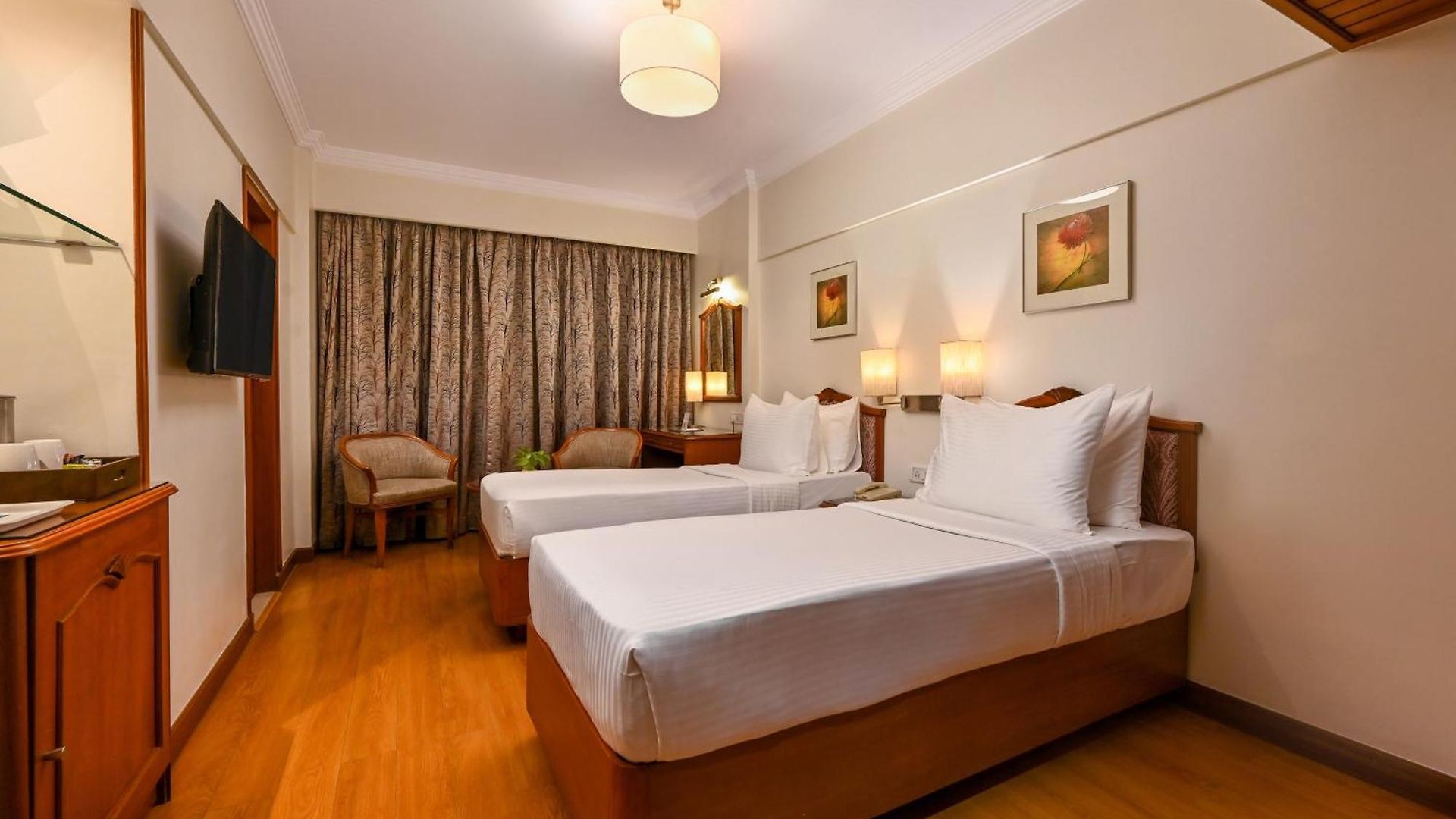 Hotel Fariyas , Colaba 4*