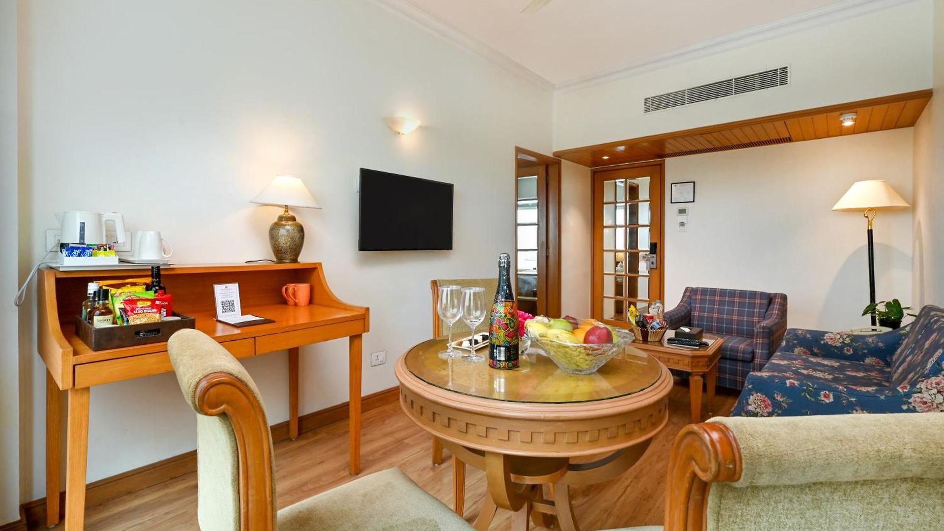Fariyas , Colaba Hotel
