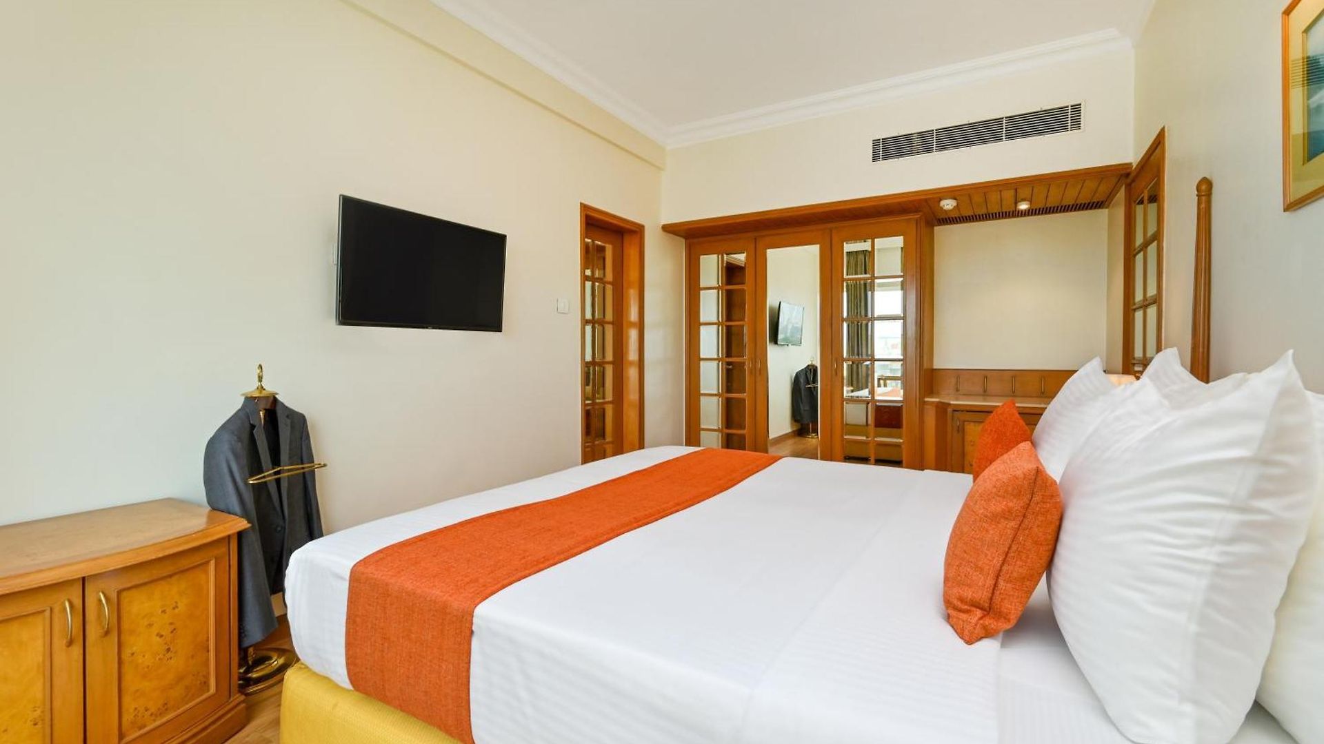 Hotel Fariyas , Colaba Mumbai