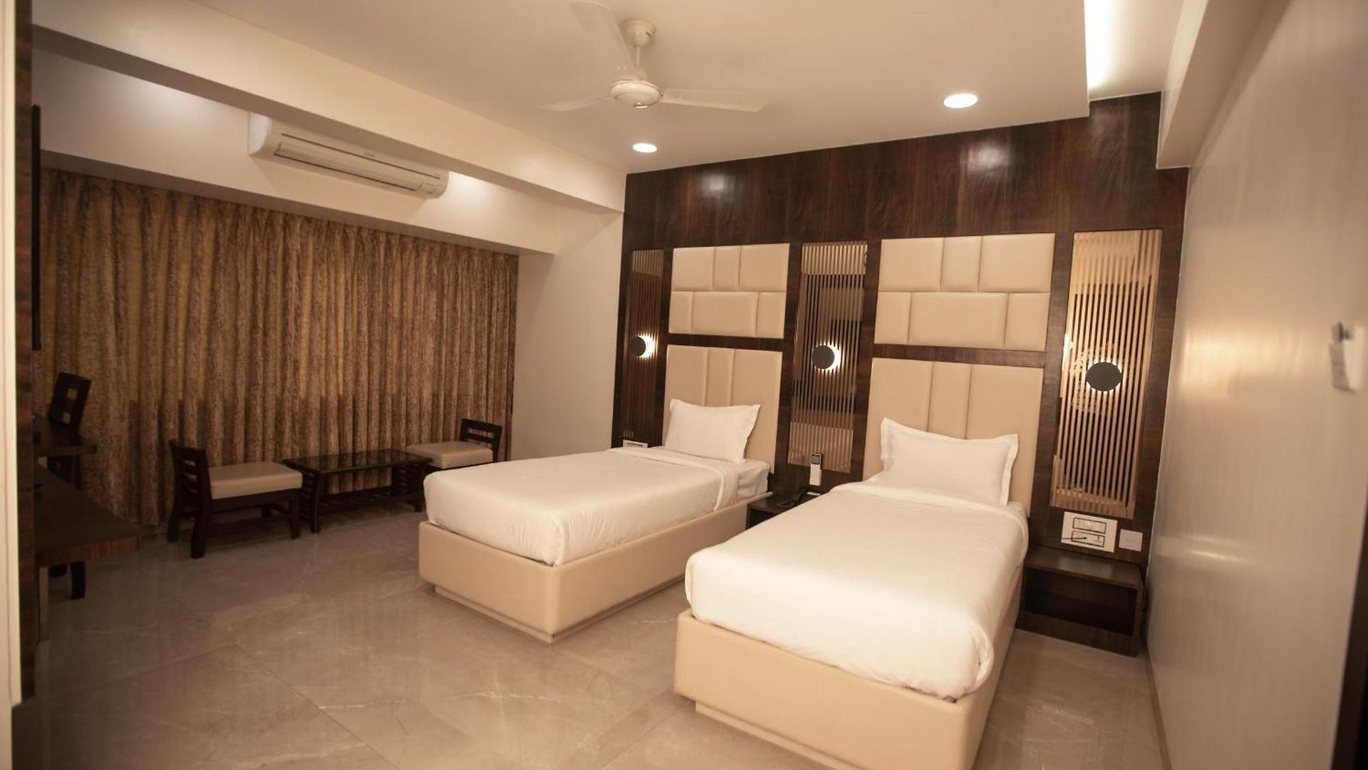 Naaz Executive Hotel