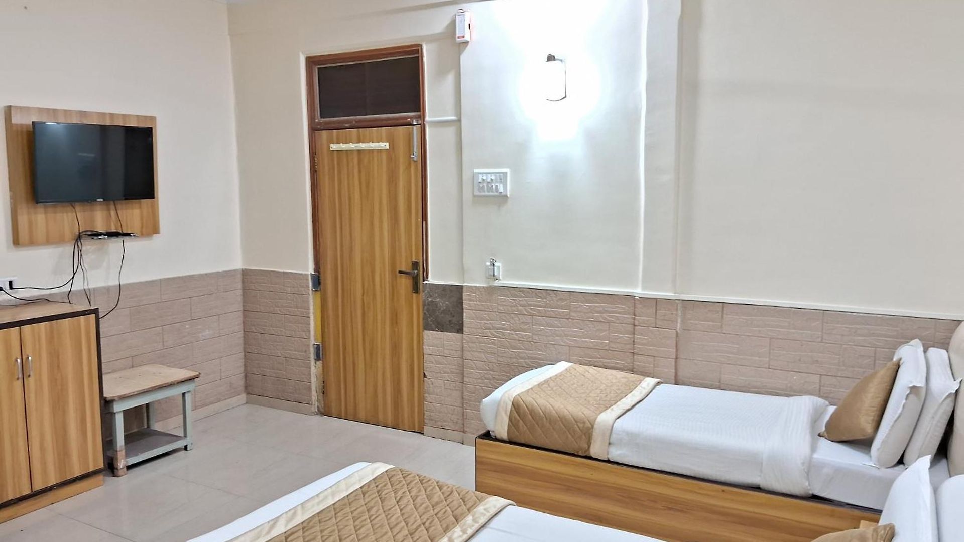 Hotel Swapna International 3*