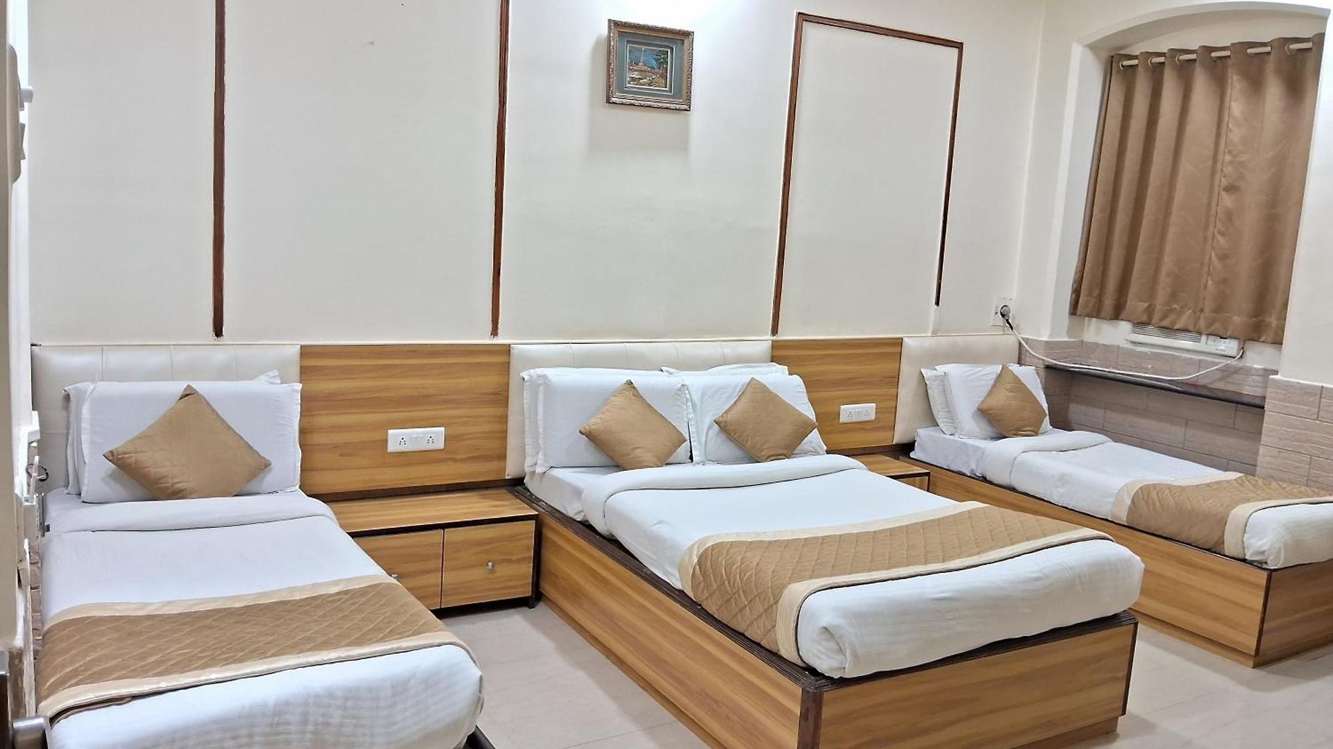 Hotel Swapna International Mumbai