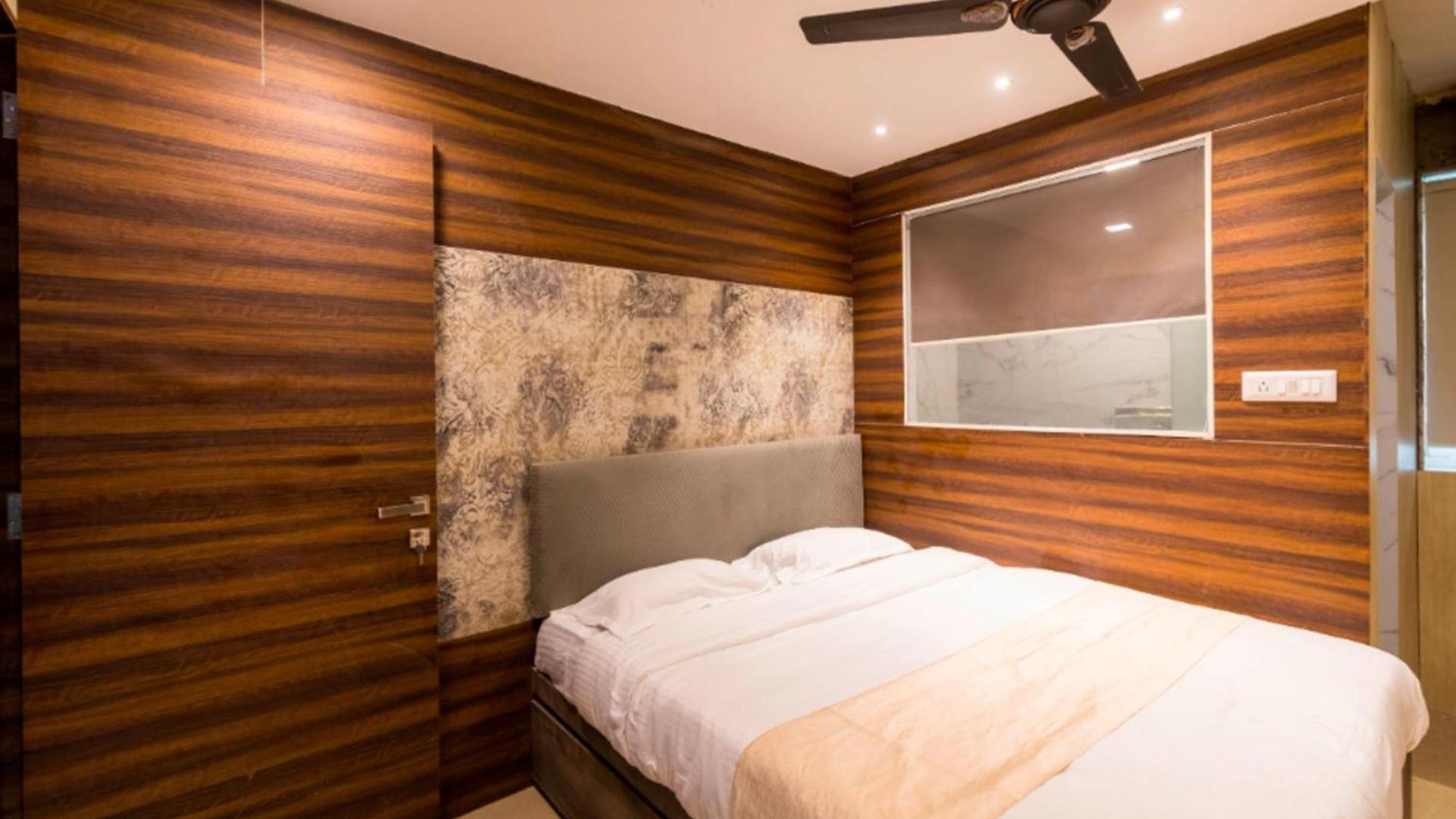New Sky Palace Residency- Near International Airport Andheri East Hotel Mumbai