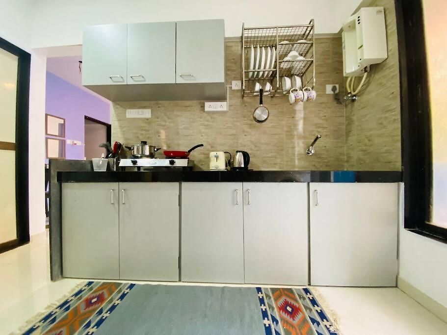 Pali Carters Building 101, 20th Road, Khar West By Connekt Homes Apartment *