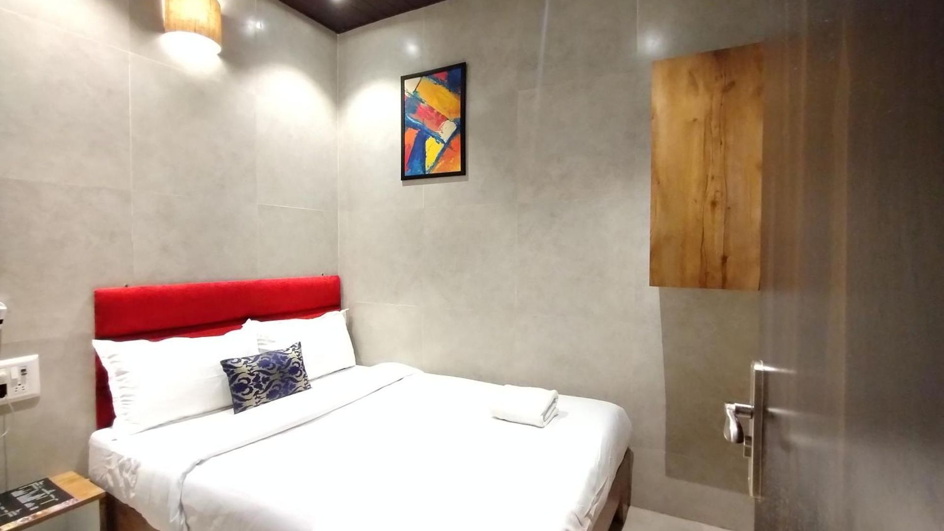 Eros - Near Airport T2 Hotel 3*