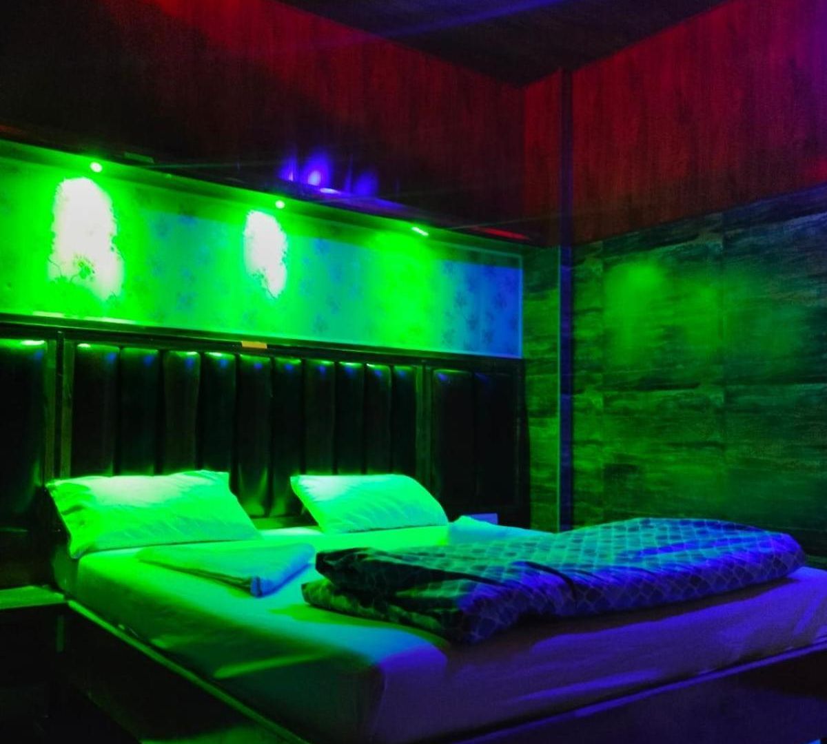 Spring & Love hotel