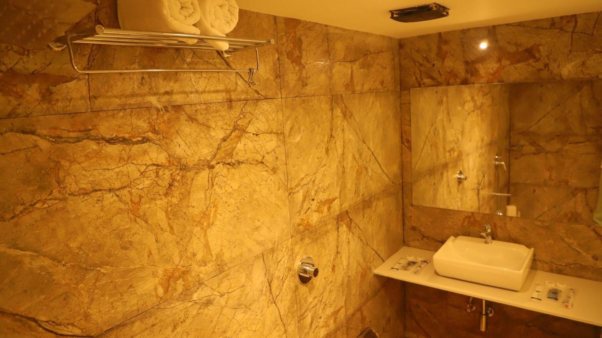 Sai Pritam Hotel 3*
