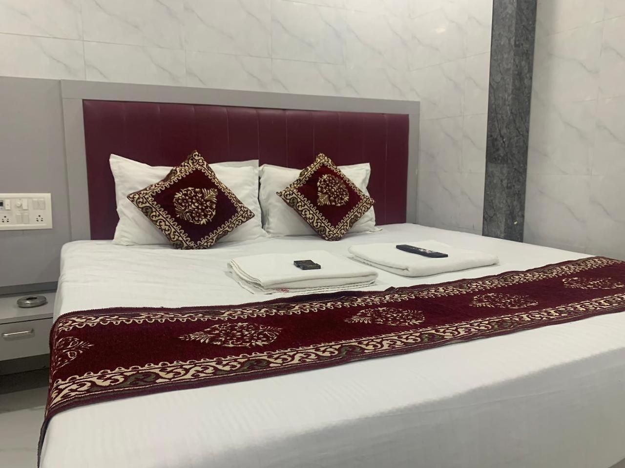 Guest house Sai Plaza, Chembur