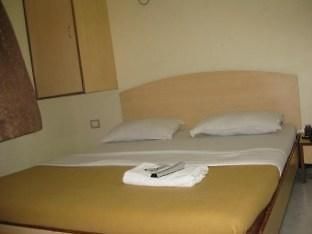 Manas Residency Hotel 2*