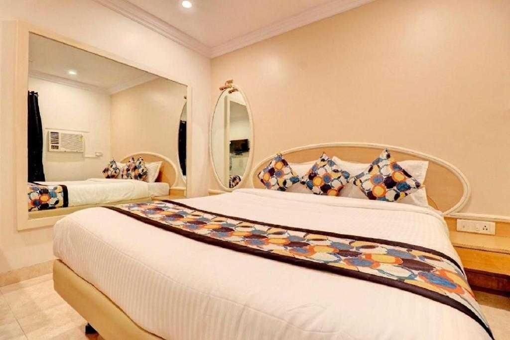 Collection O De Meridian Near Versova Beach Hotel 3*