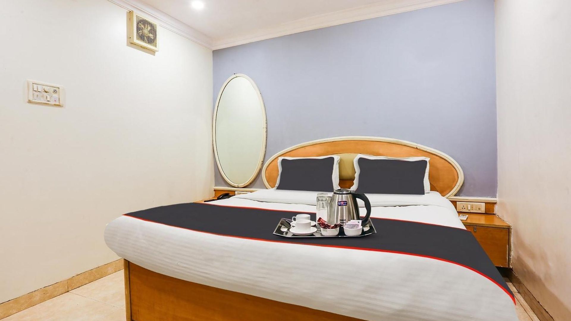 Hotel Collection O De Meridian Near Versova Beach