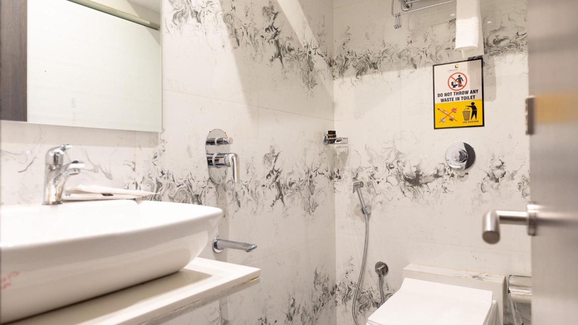 Larmont Luxury Hotel