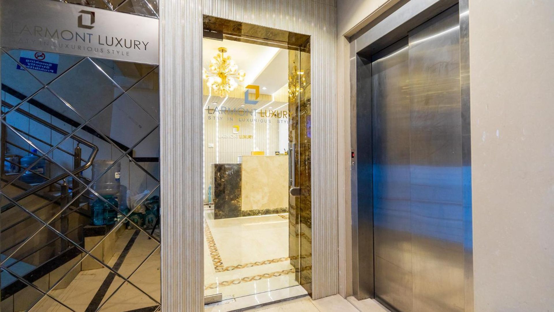 Larmont Luxury Hotel 3*