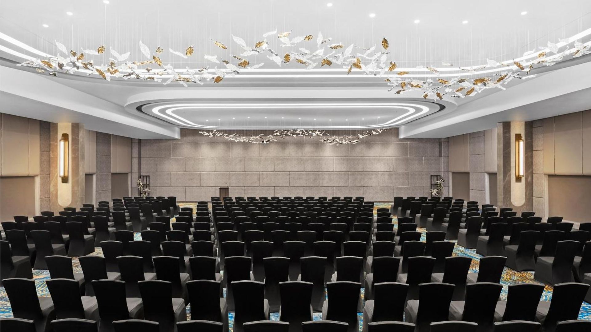Novotel International Airport 5*