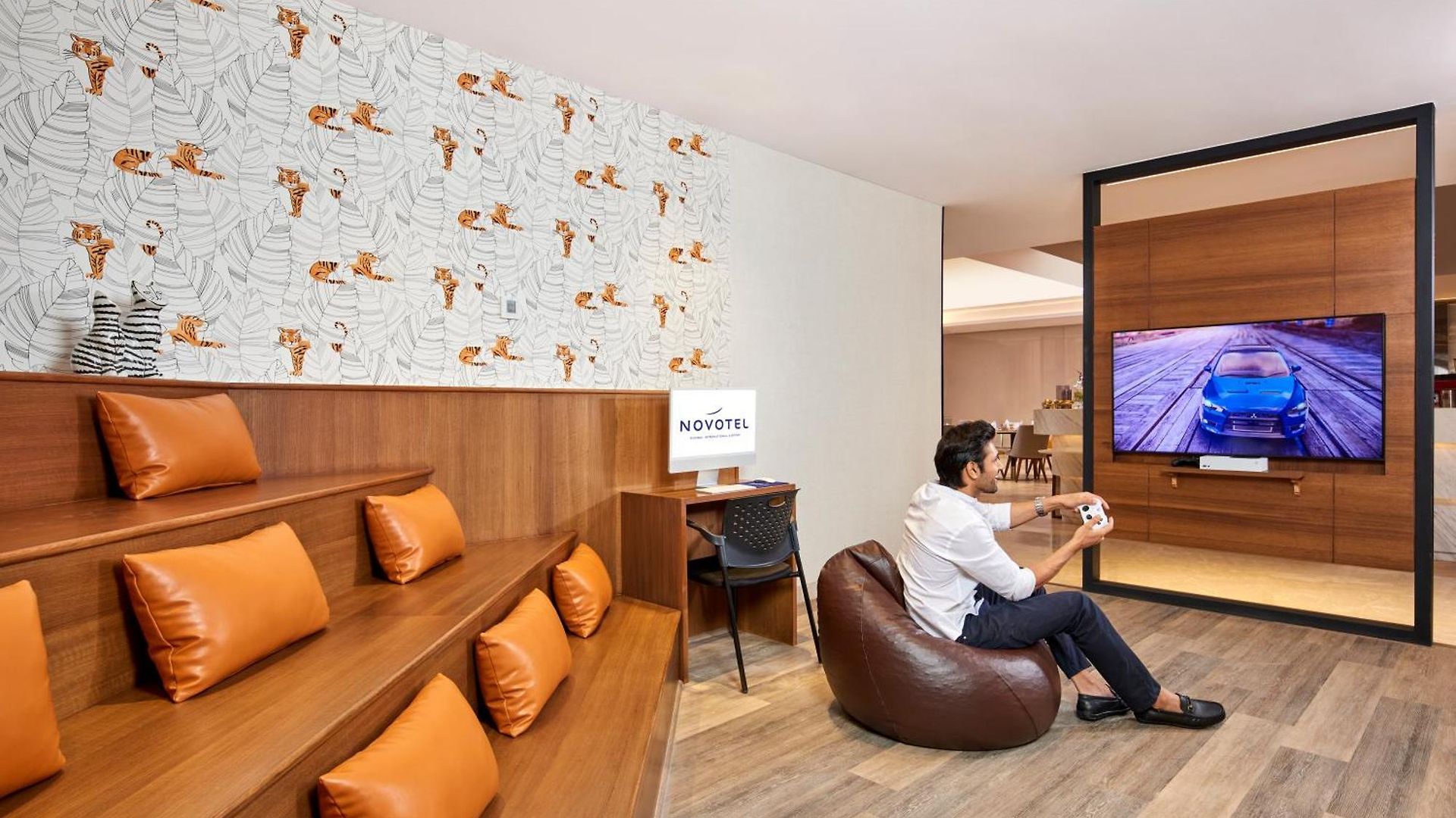 Hotel Novotel International Airport 5*