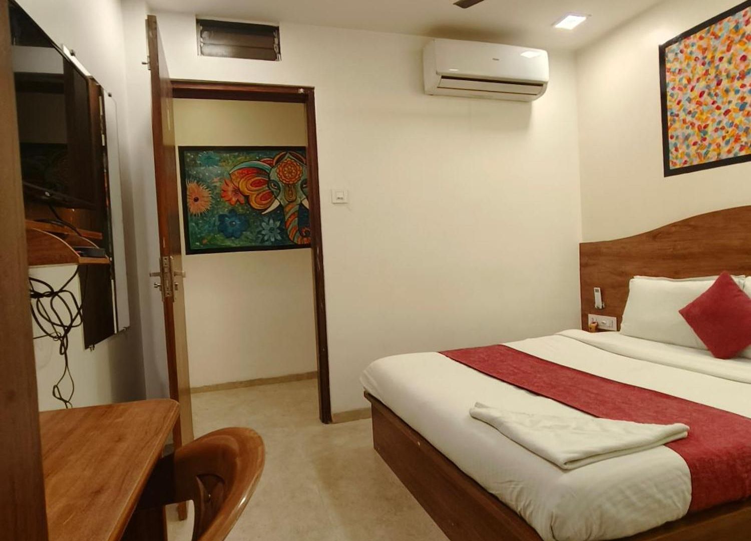 Hotel Crown Juhu Mumbai