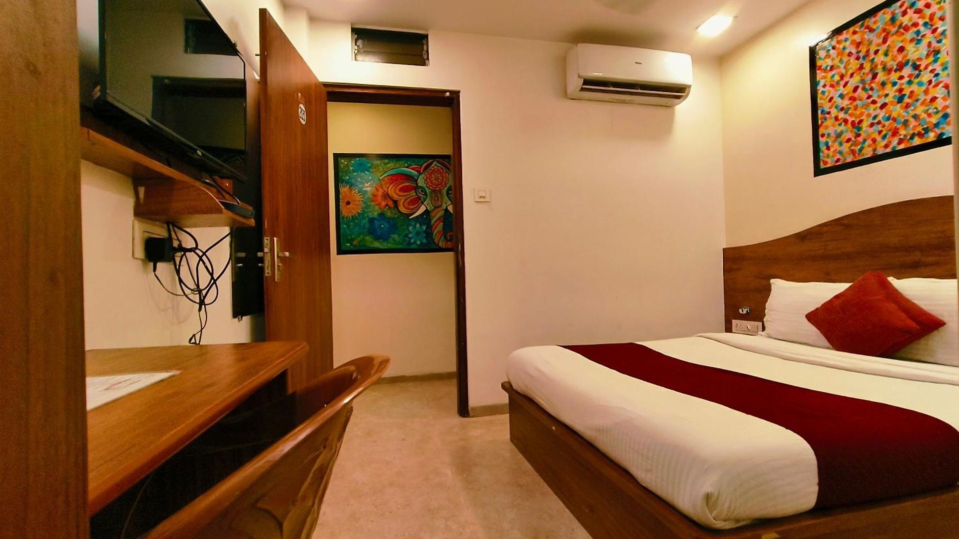 Crown Juhu