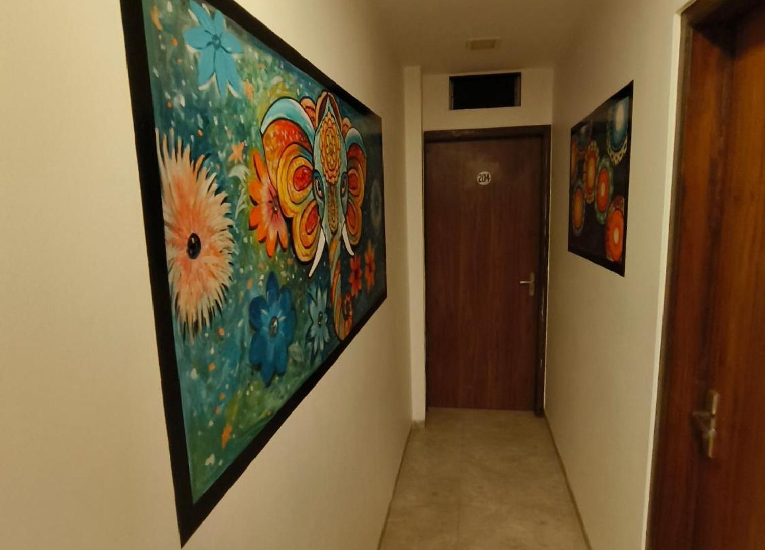 Hotel Crown Juhu 2*