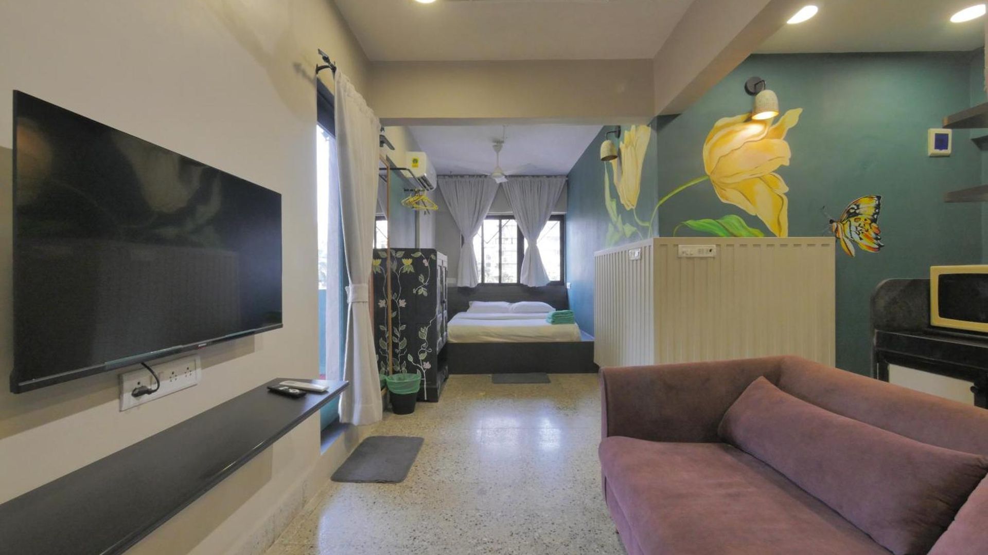 Queenie - Bandra West Apartment *