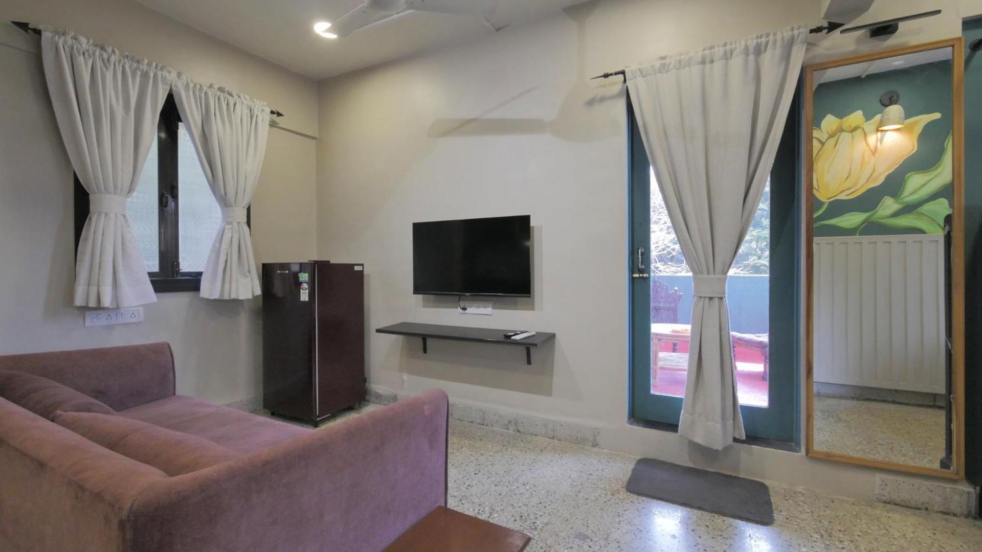 Queenie - Bandra West Apartment Mumbai