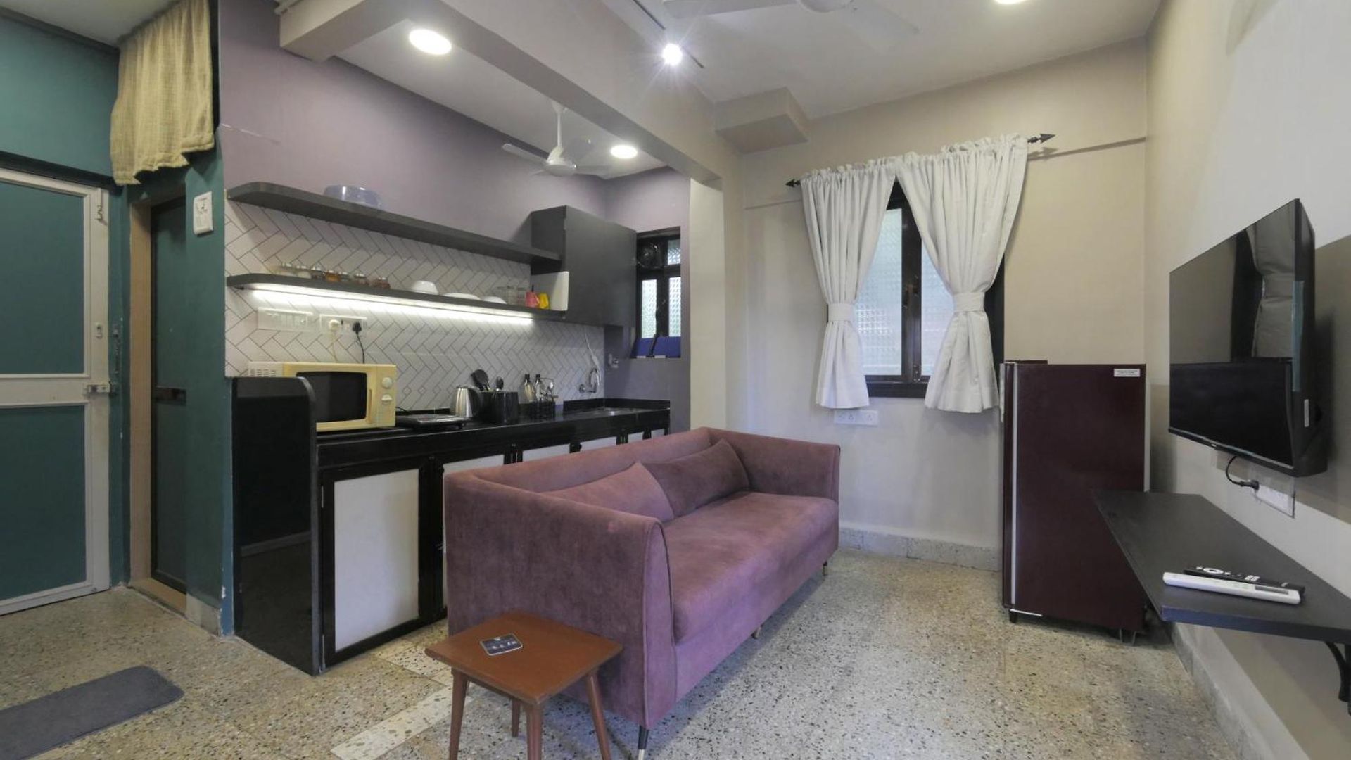 Queenie - Bandra West Apartment Mumbai