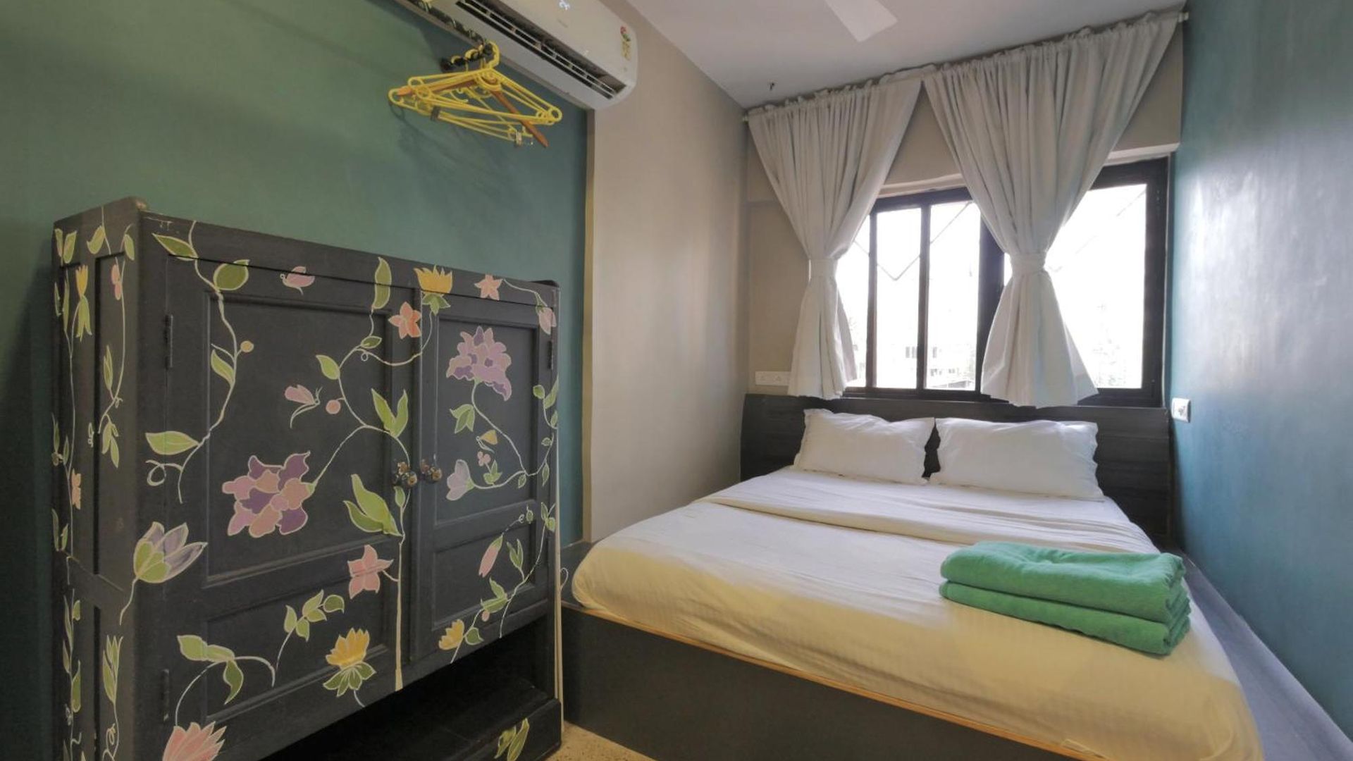 Queenie - Bandra West *