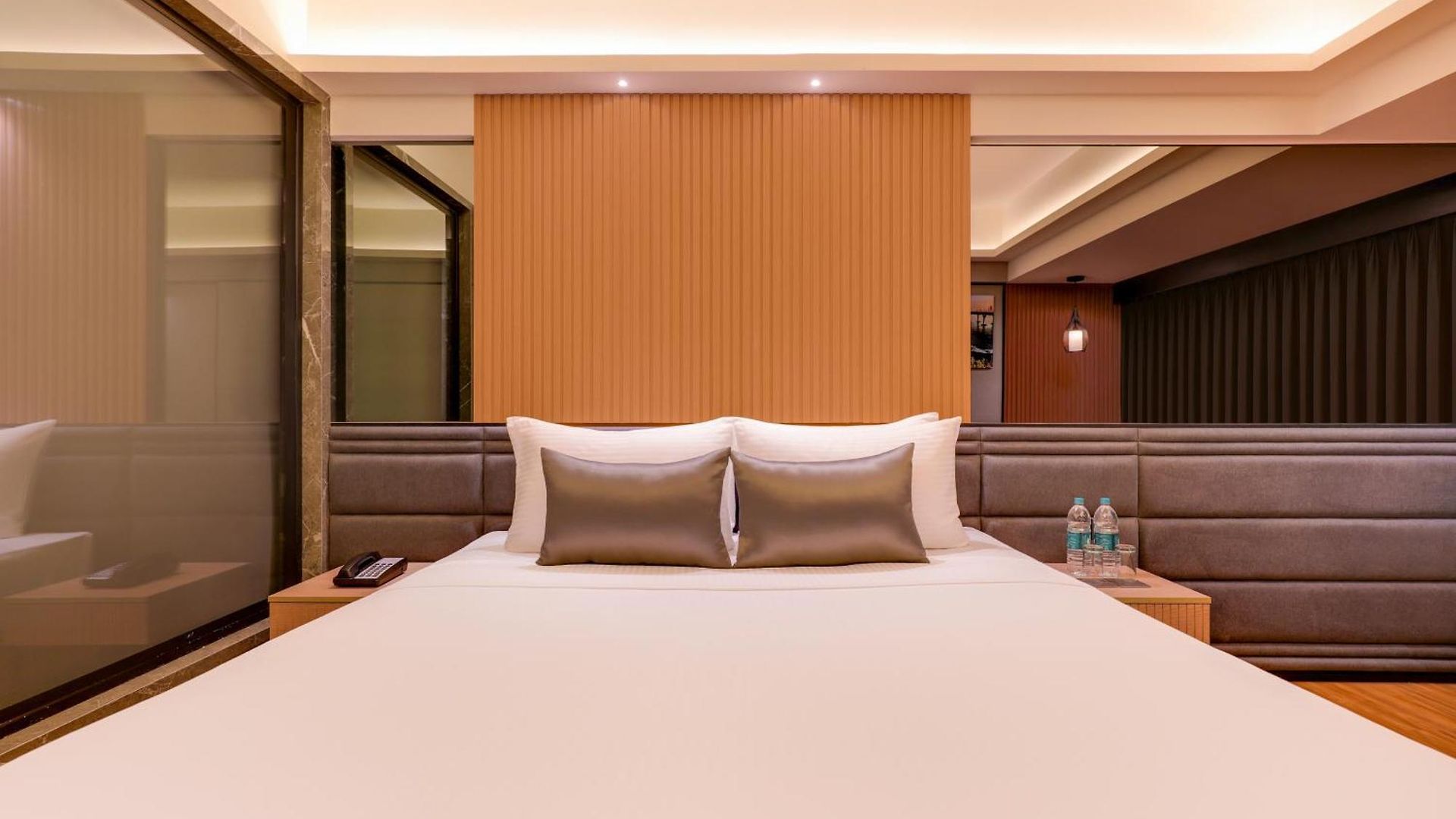 Hotel Lemon Tree Premier, Malad,