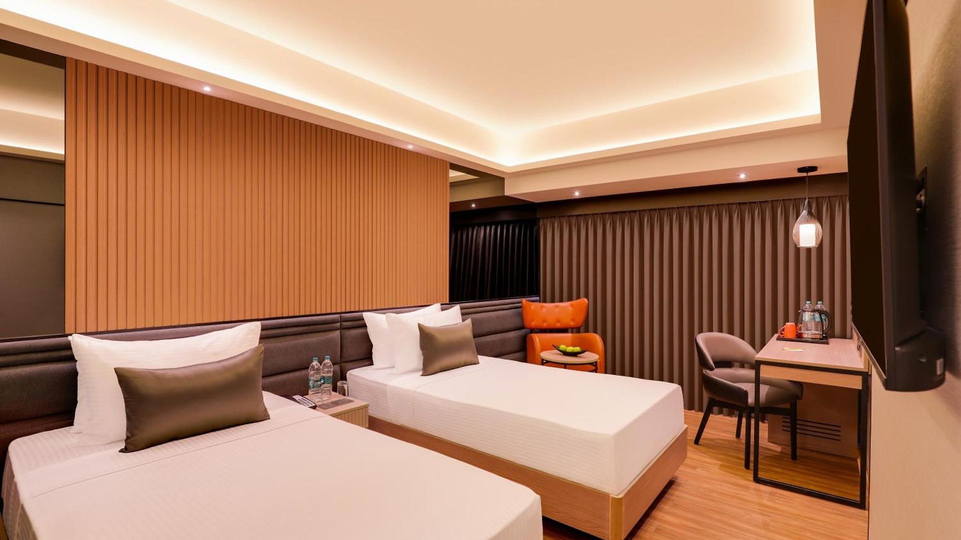 Lemon Tree Premier, Malad, Hotel Mumbai